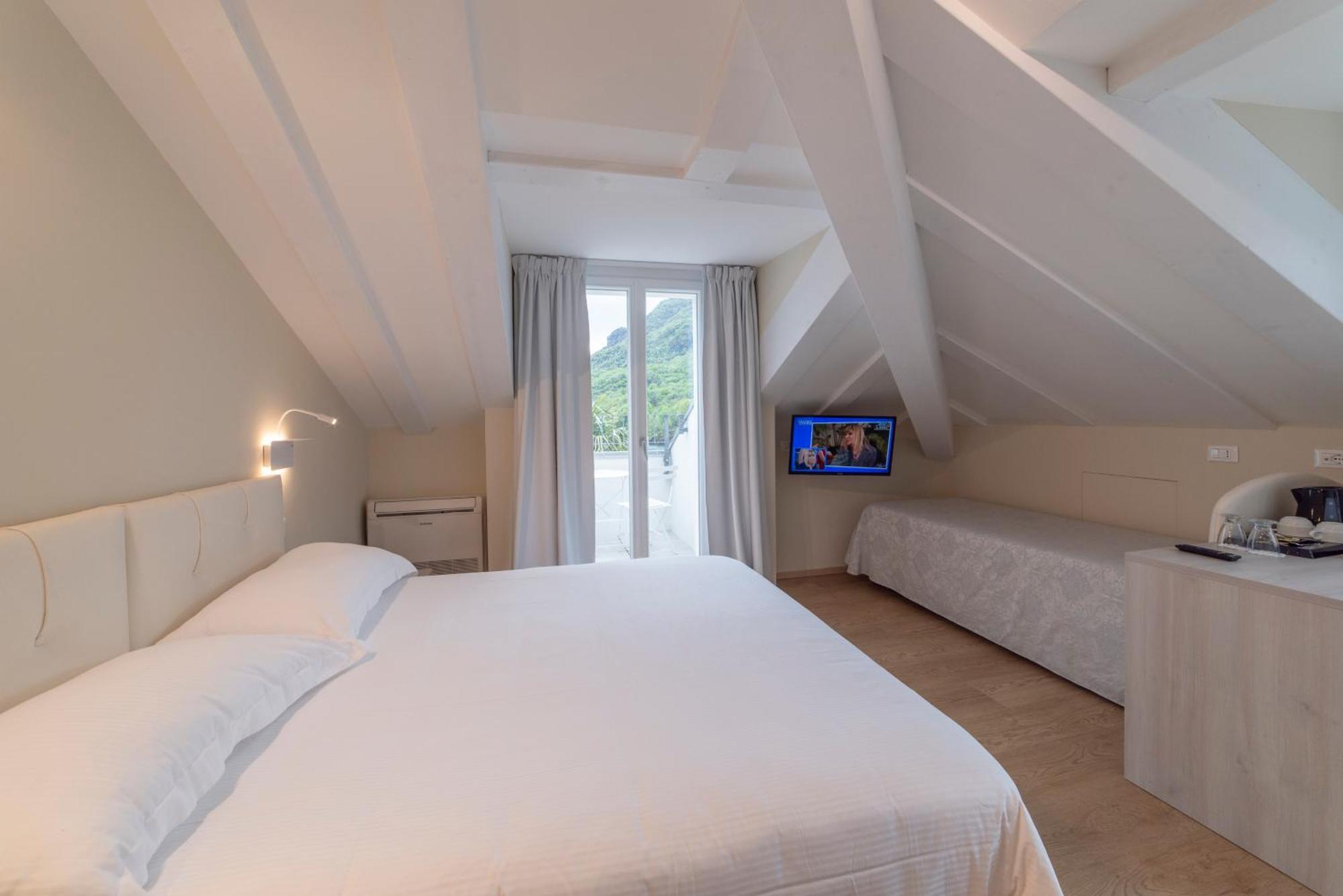 Hotel Due Palme Mergozzo Exterior photo