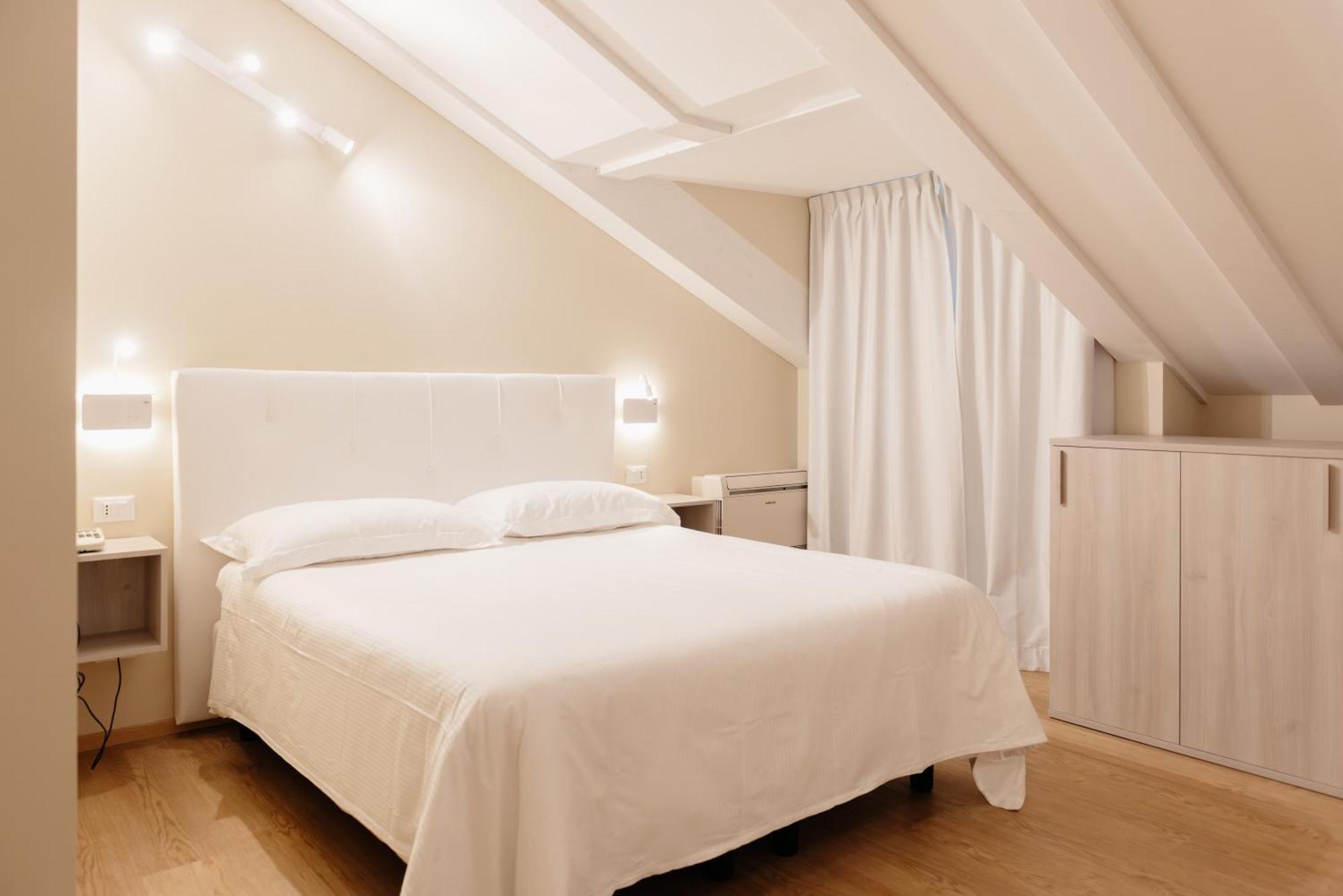 Hotel Due Palme Mergozzo Exterior photo